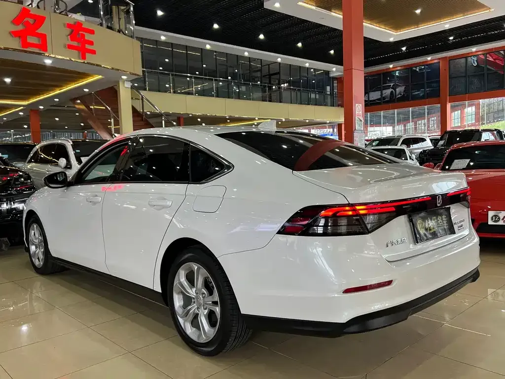 Honda Accord — фото 6