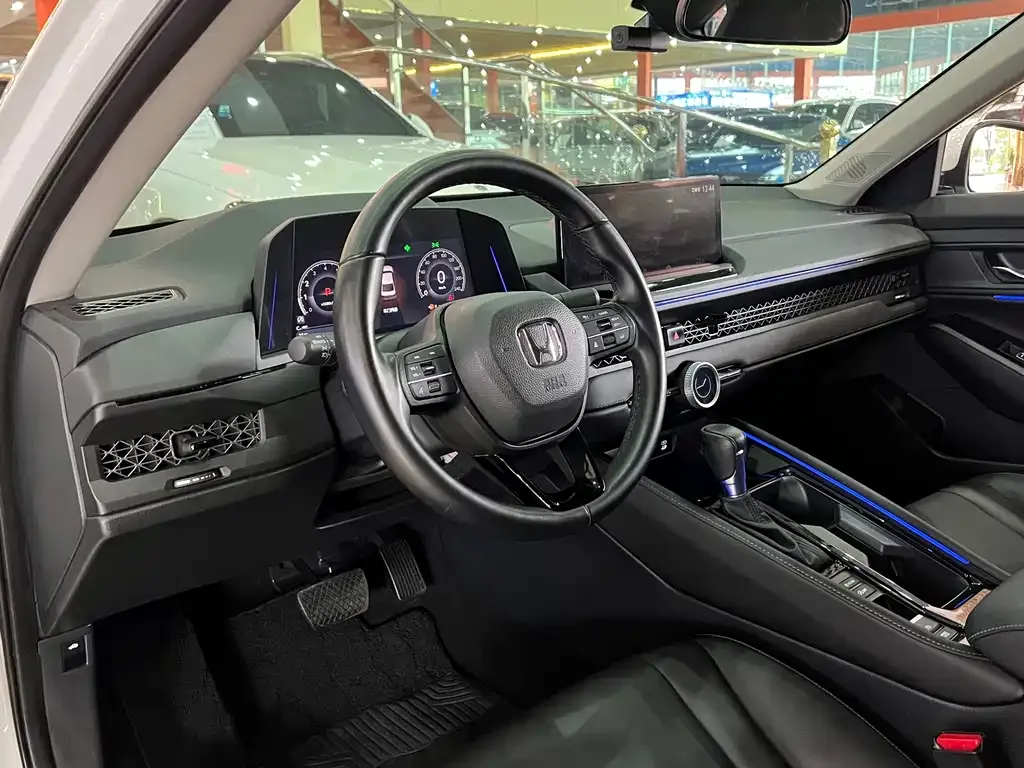 Honda Accord — фото 7
