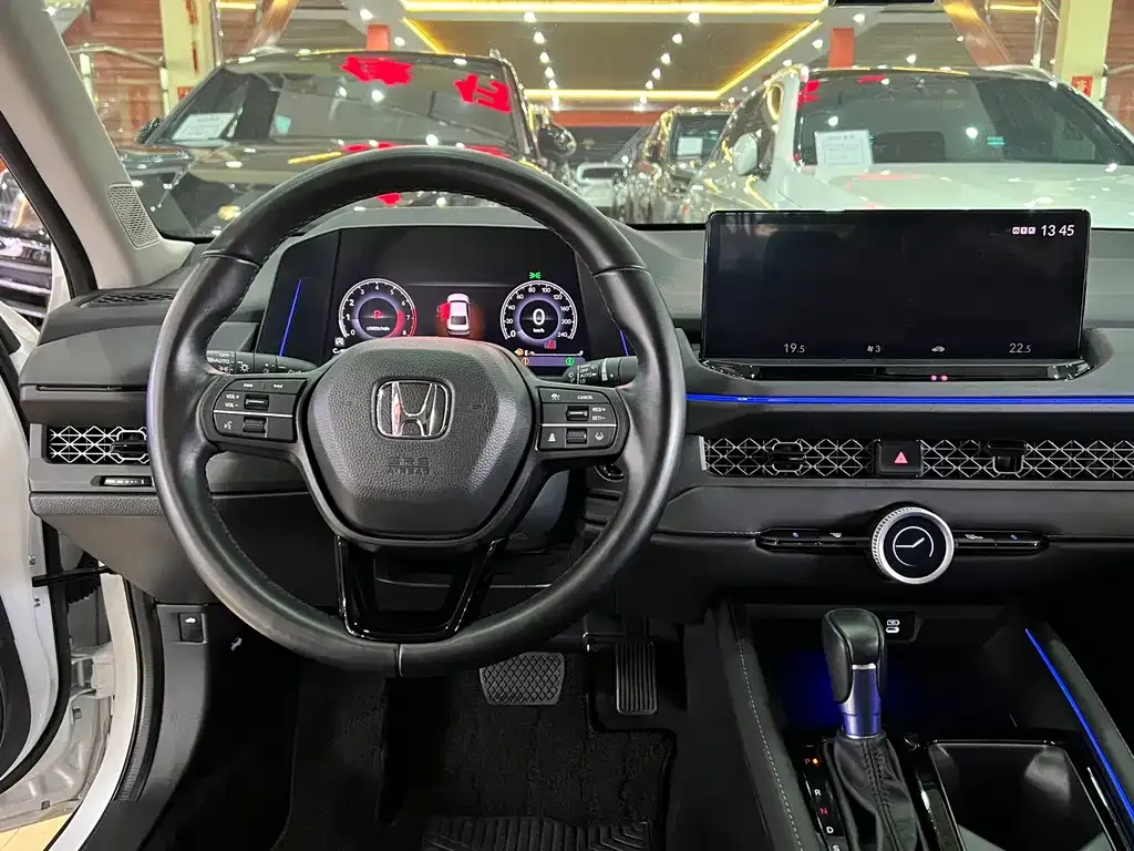 Honda Accord — фото 9