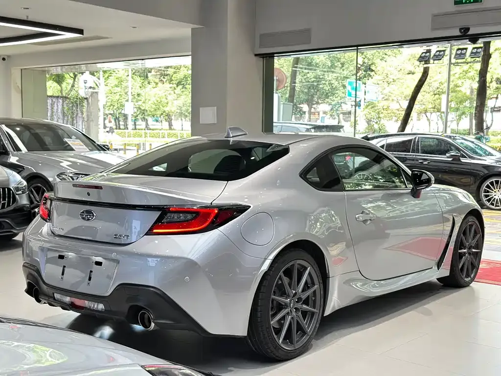 Subaru BRZ 2022 из CN, фото 7