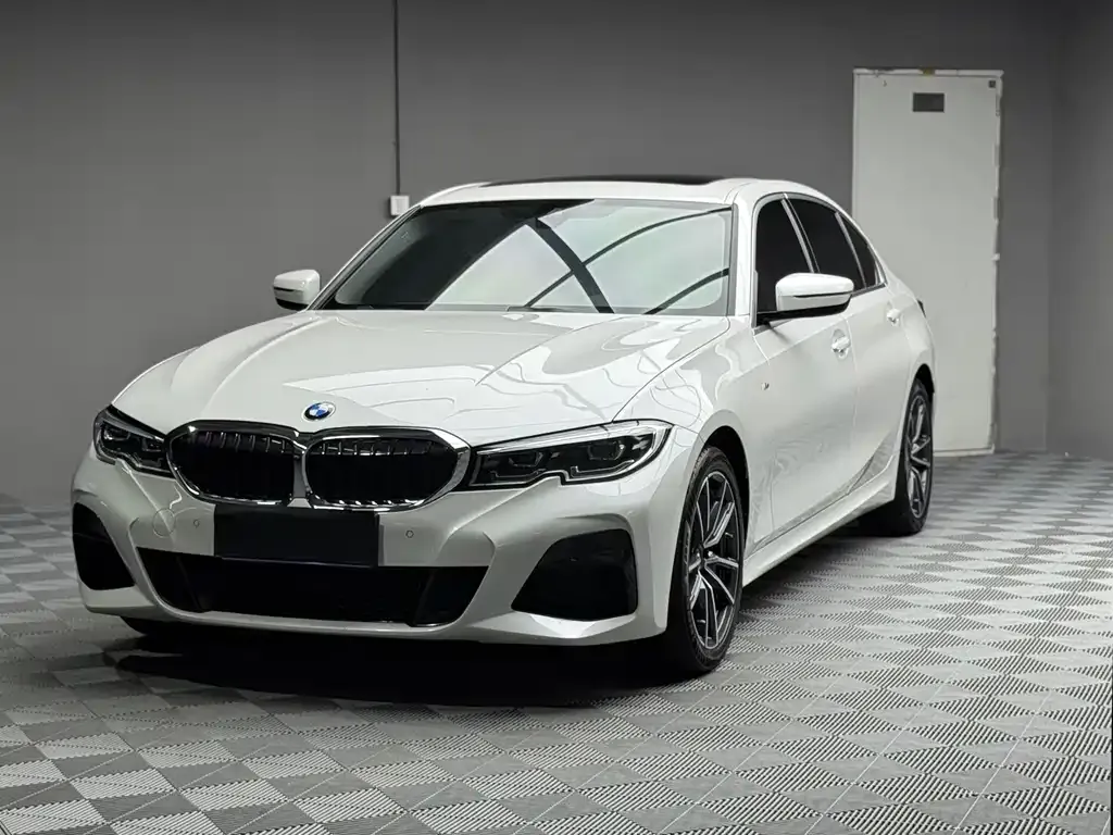 BMW 3 Series 2021 из CN, фото 1