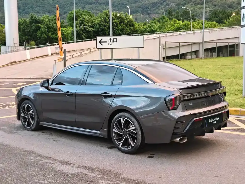 Lynk & Co 03 — фото 5