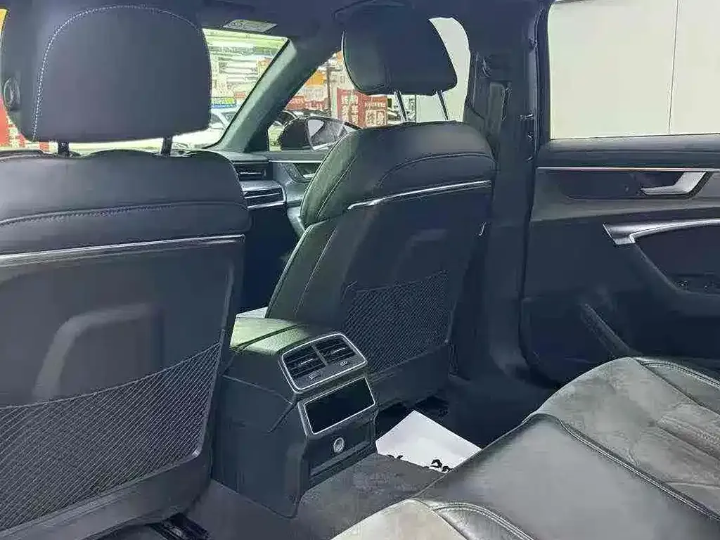 Audi A6L 2022 из CN, фото 9
