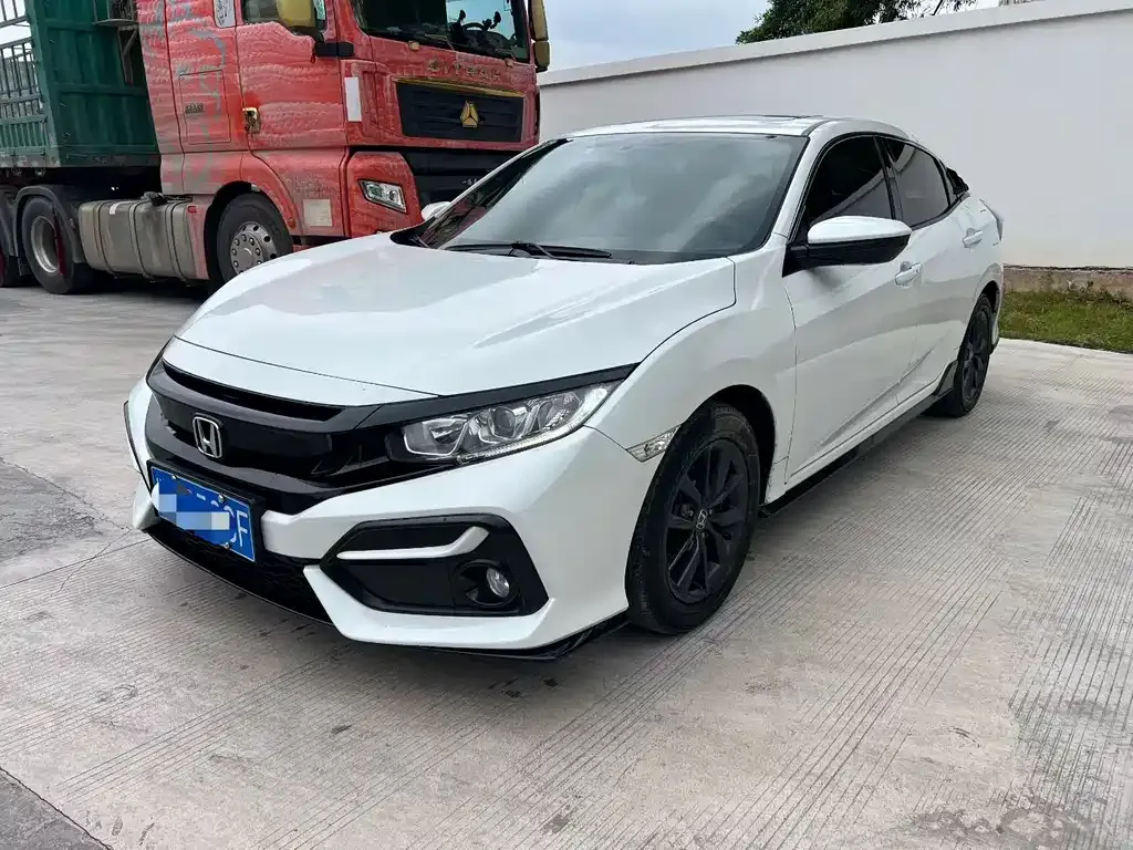 Honda Civic — фото 1