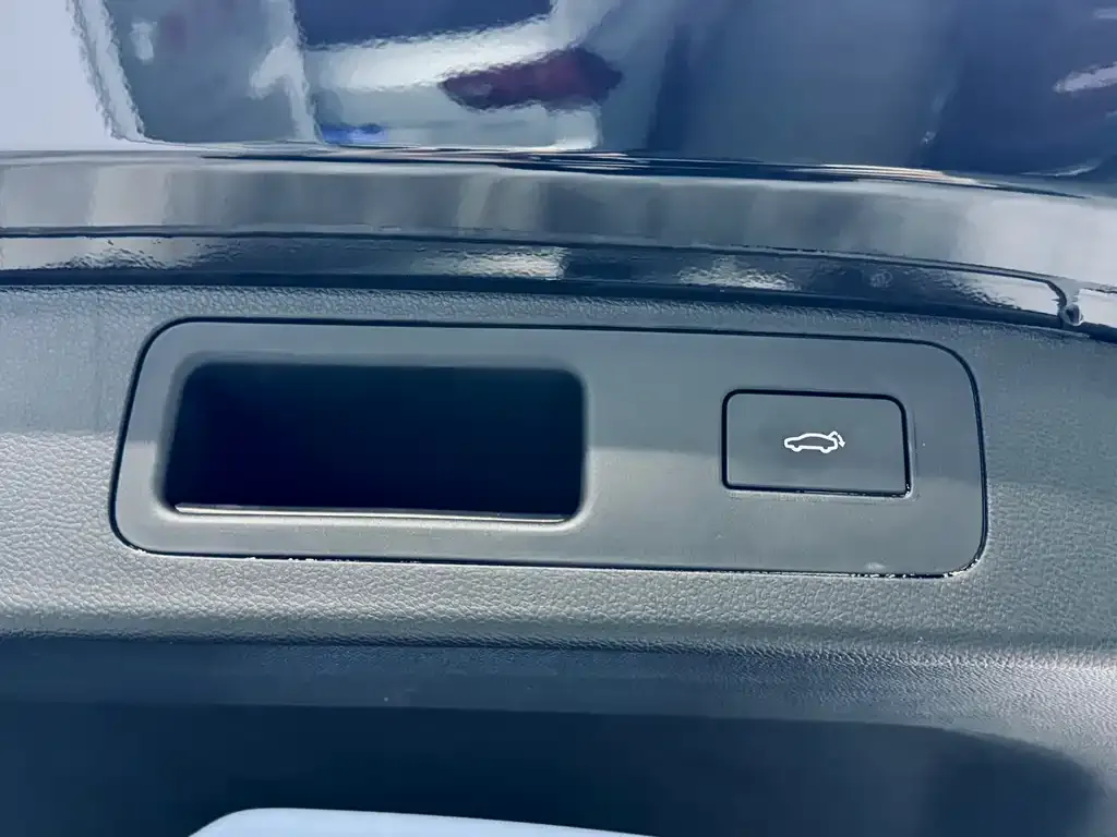 Geely Haoyue L 2023 из CN, фото 5