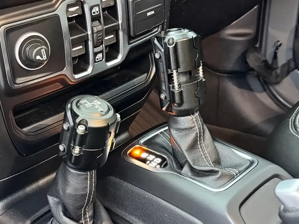 Jeep Gladiator 2022 из CN, фото 10