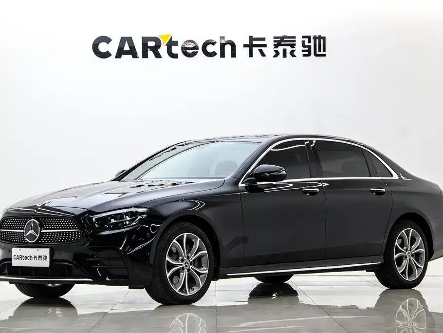 Mercedes-Benz E-Class — фото 1