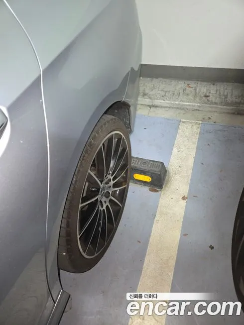 Mercedes-Benz E-Class 2023 из KR, фото 2