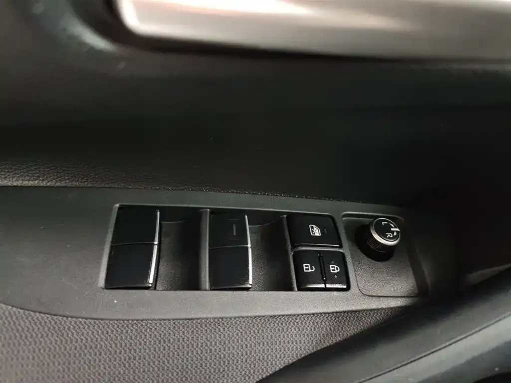 Toyota Corolla 2022 из CN, фото 10
