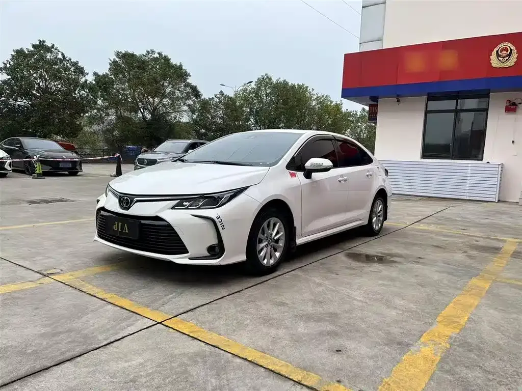 Toyota Corolla 2022 из CN, фото 2