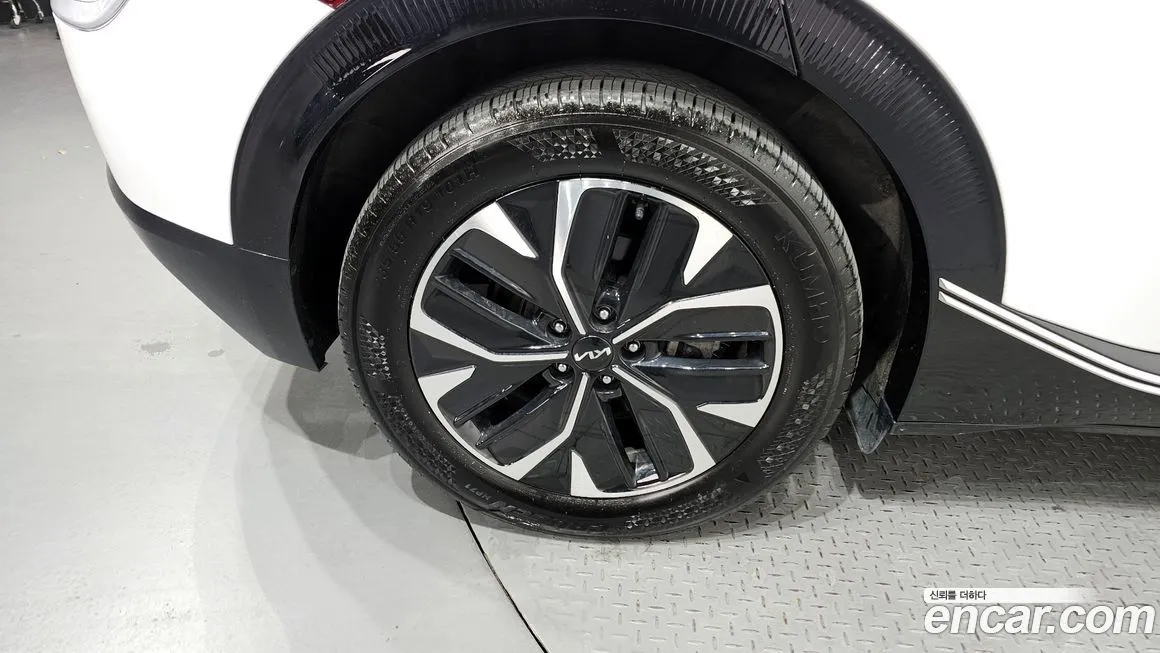 Kia EV6 2023 из KR, фото 5