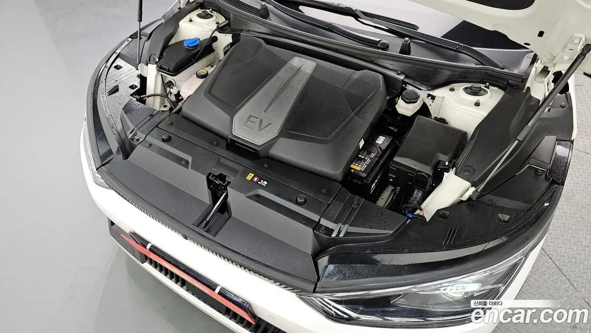 Kia EV6 2023 из KR, фото 6