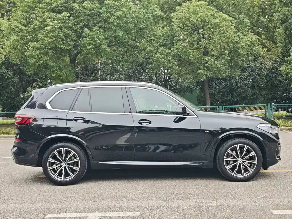 BMW X5 (Import) — фото 4