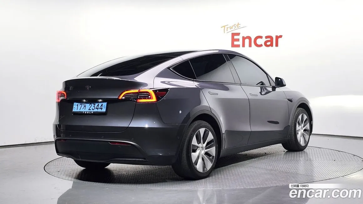 Tesla Model Y — фото 2