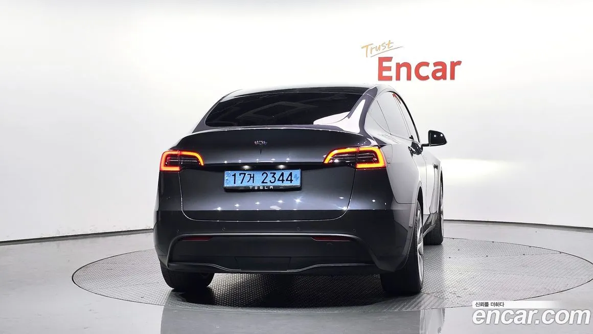 Tesla Model Y — фото 4