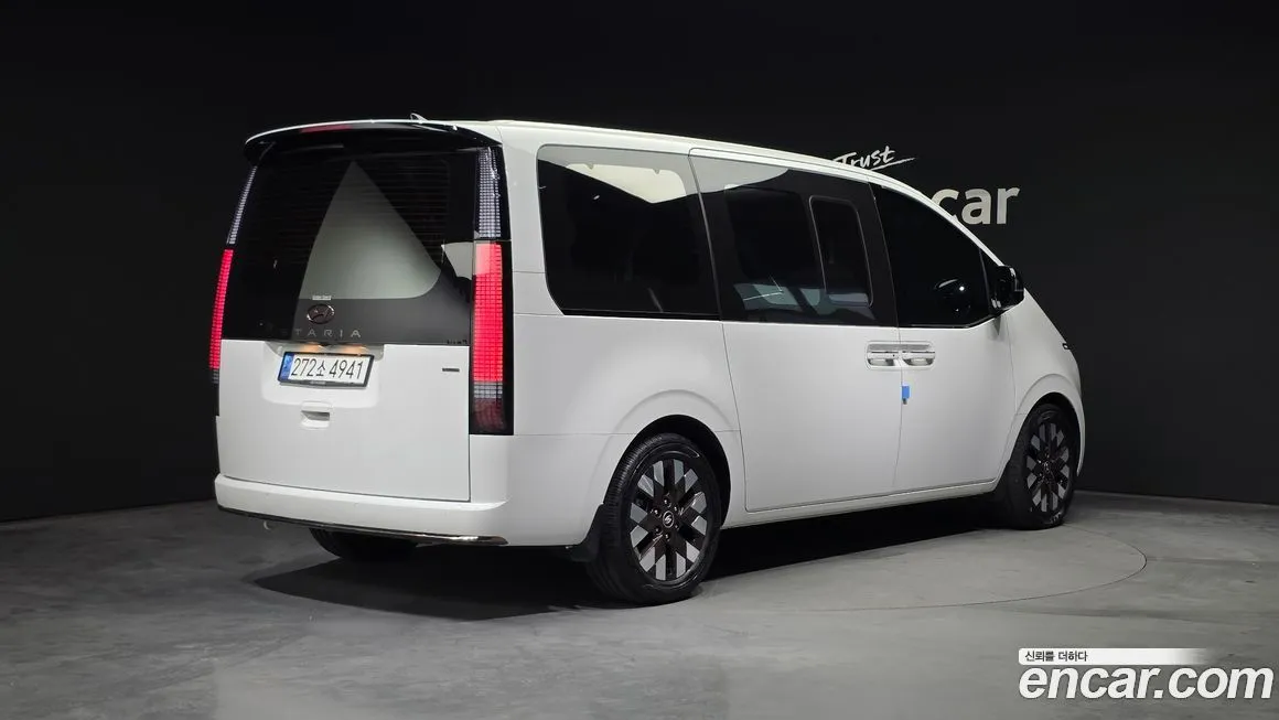 Hyundai Staria 2023 из KR, фото 2