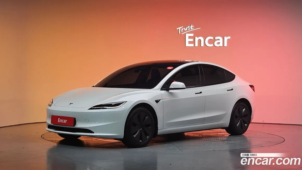 Tesla Model 3 — фото 1