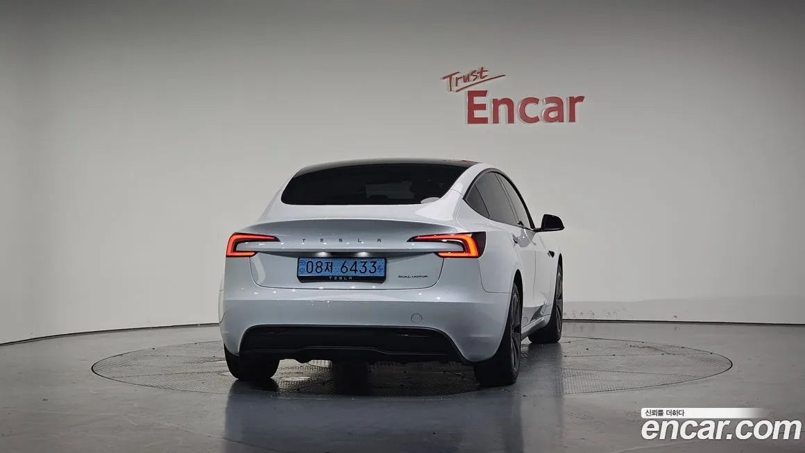 Tesla Model 3 — фото 4