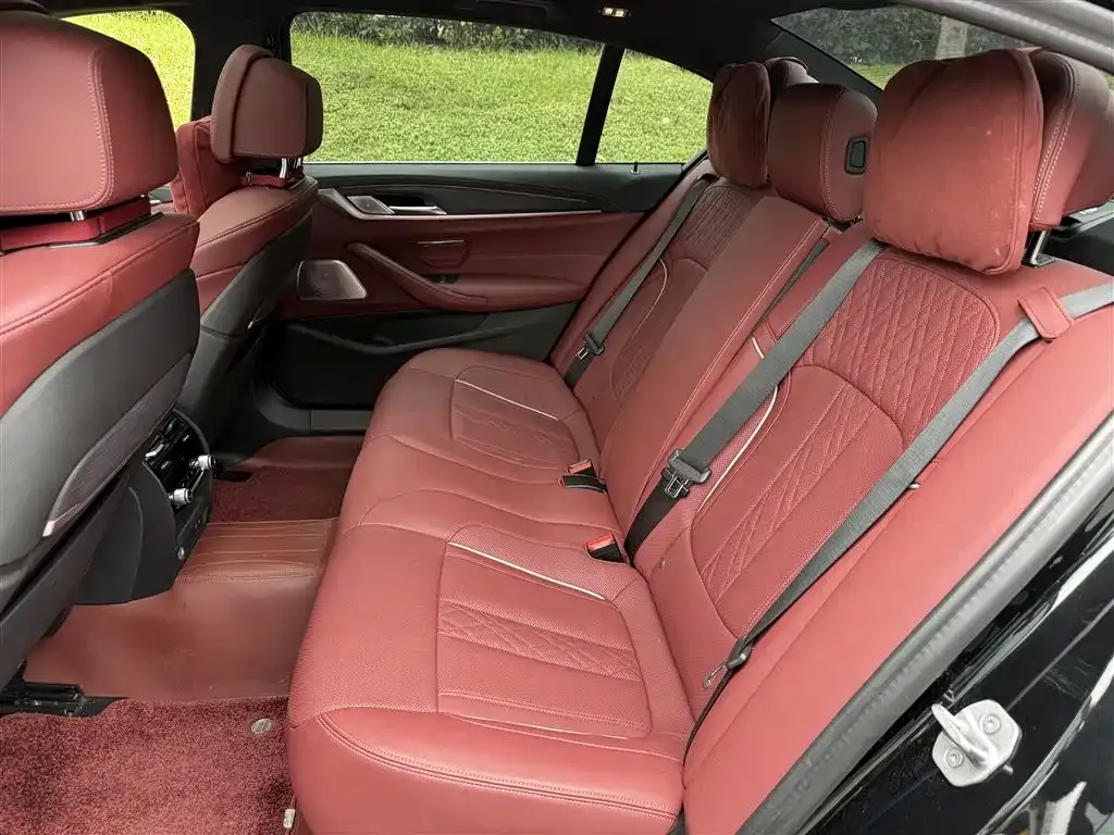 BMW 5 Series — фото 10