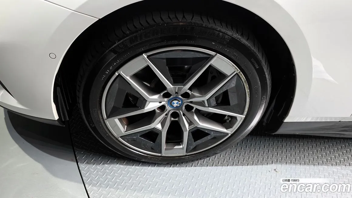 BMW i5 2024 из KR, фото 5