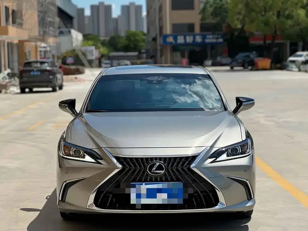 Lexus ES 2024 из CN, фото 2