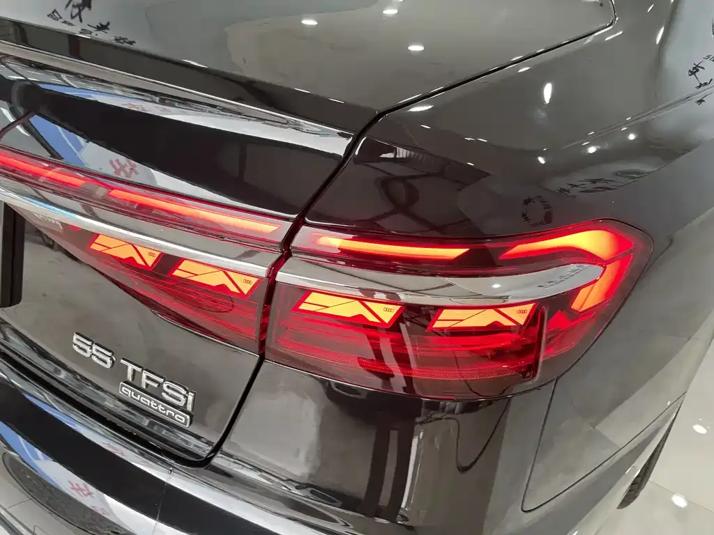 Audi A8 2023 из CN, фото 10