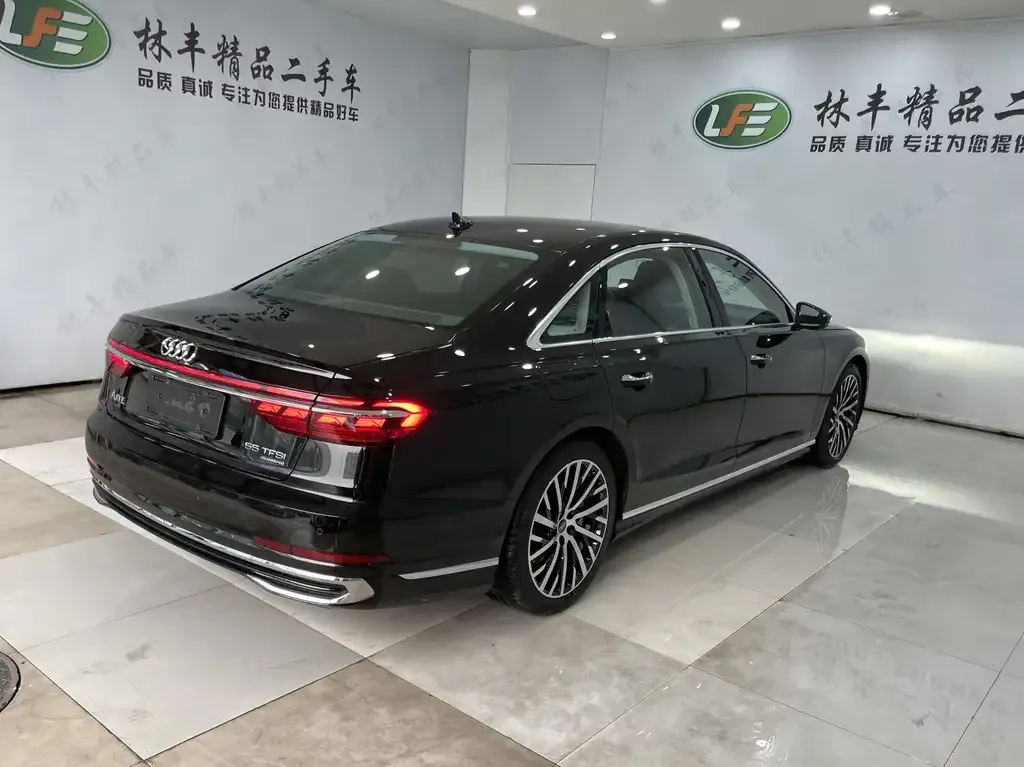 Audi A8 2023 из CN, фото 6