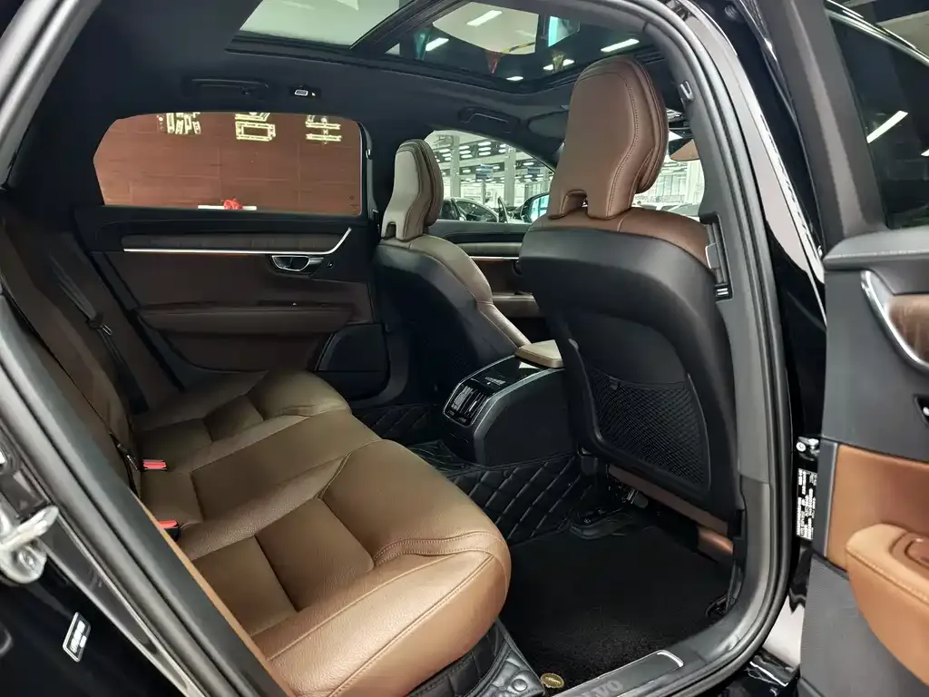Volvo S90 — фото 7