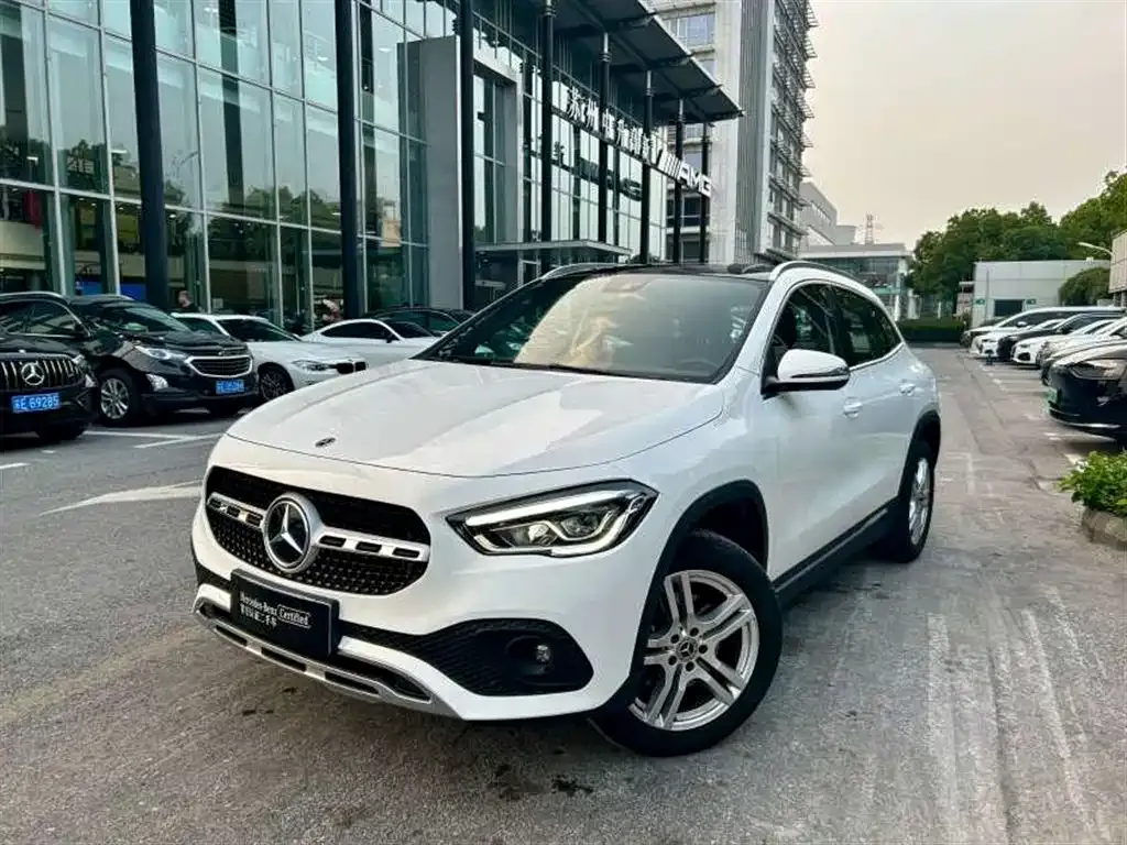 Mercedes-Benz GLA — фото 1