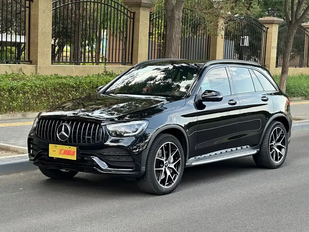 Mercedes-Benz GLC AMG — фото 1