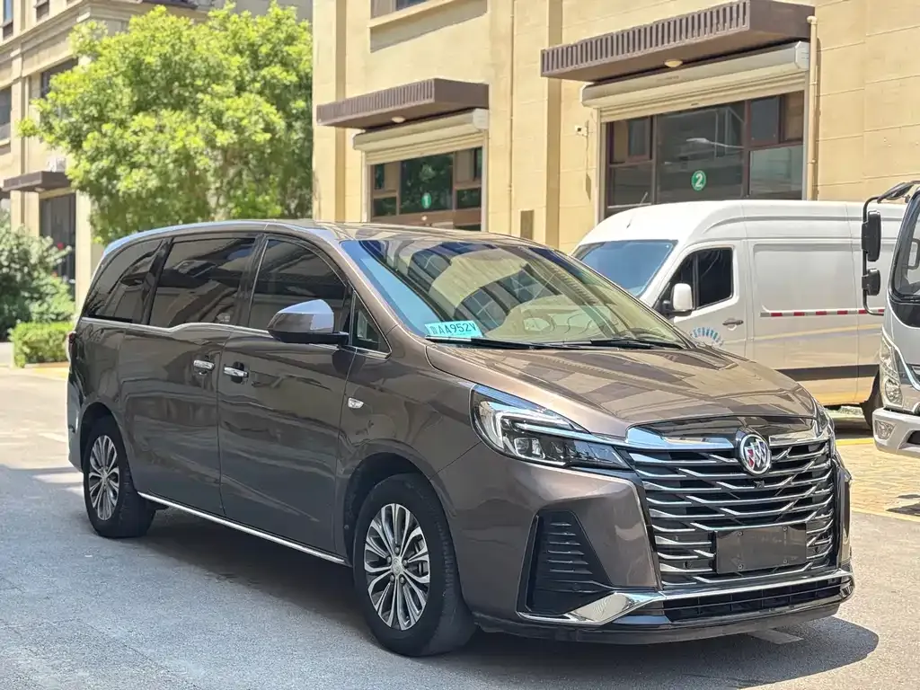 Buick GL8 2023 из CN, фото 3