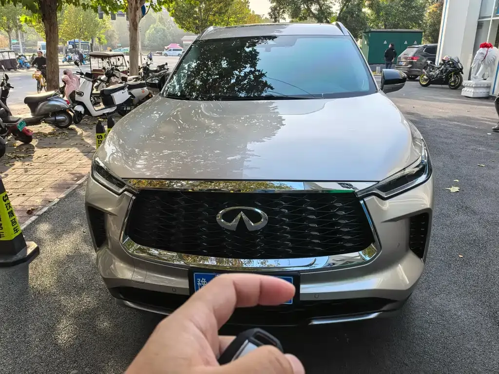 Infiniti QX60 2024 из CN, фото 2