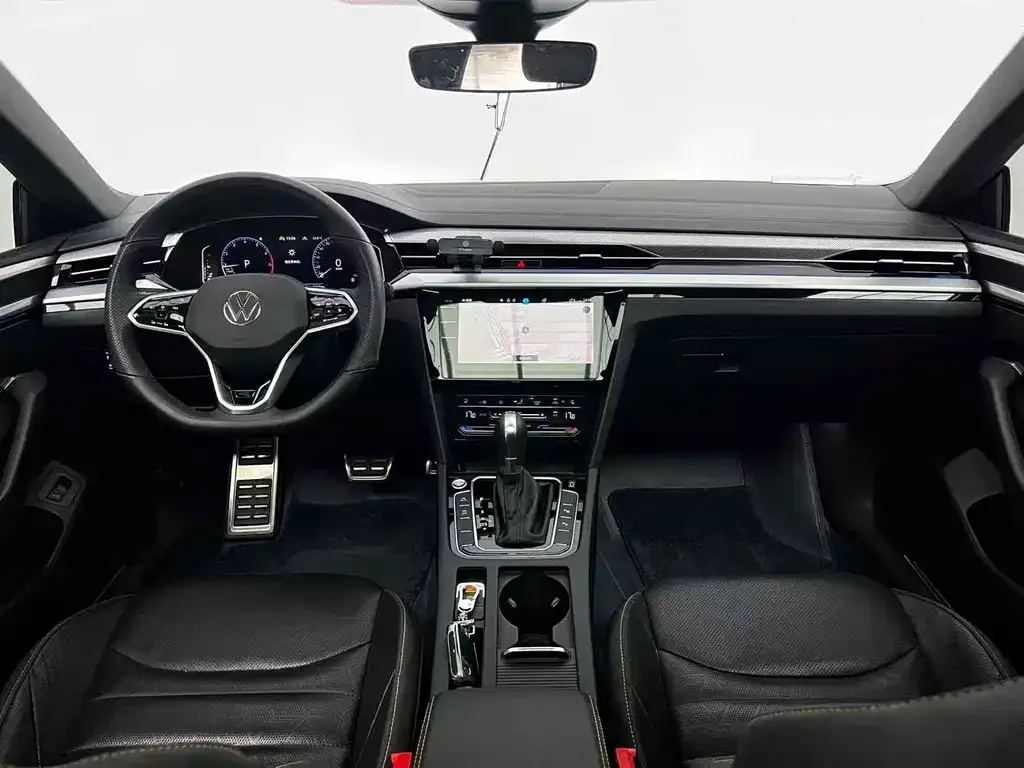Volkswagen CC 2024 из CN, фото 8