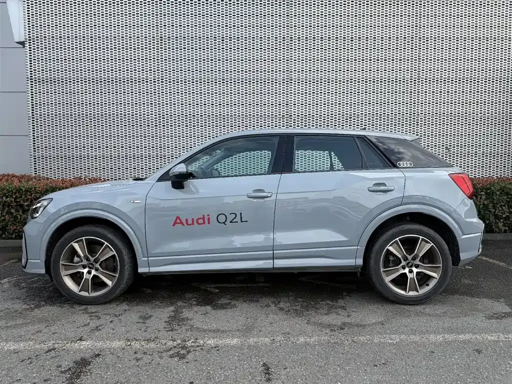 Audi Q2L — фото 3
