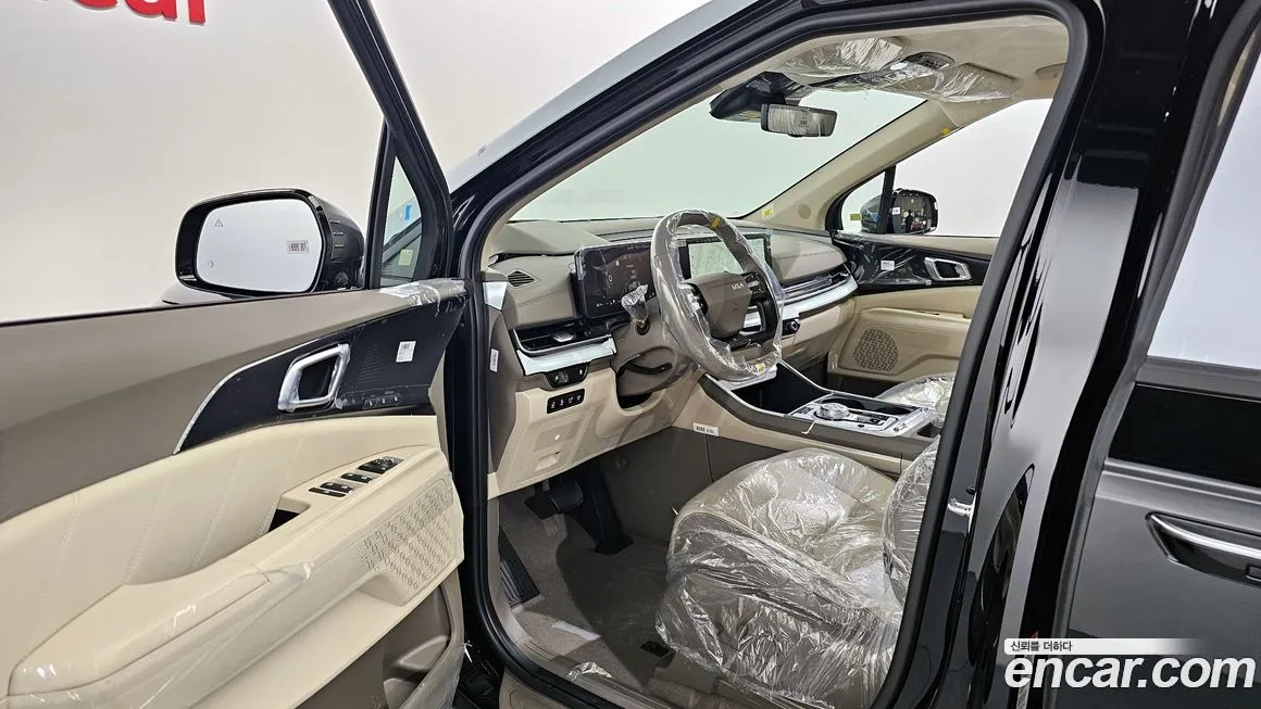 Kia Carnival — фото 10