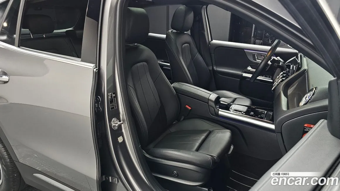 Mercedes-Benz GLA-Class — фото 10