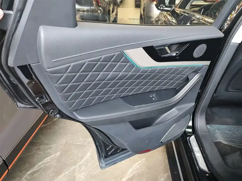 Hongqi HS5 2021 из CN, фото 2