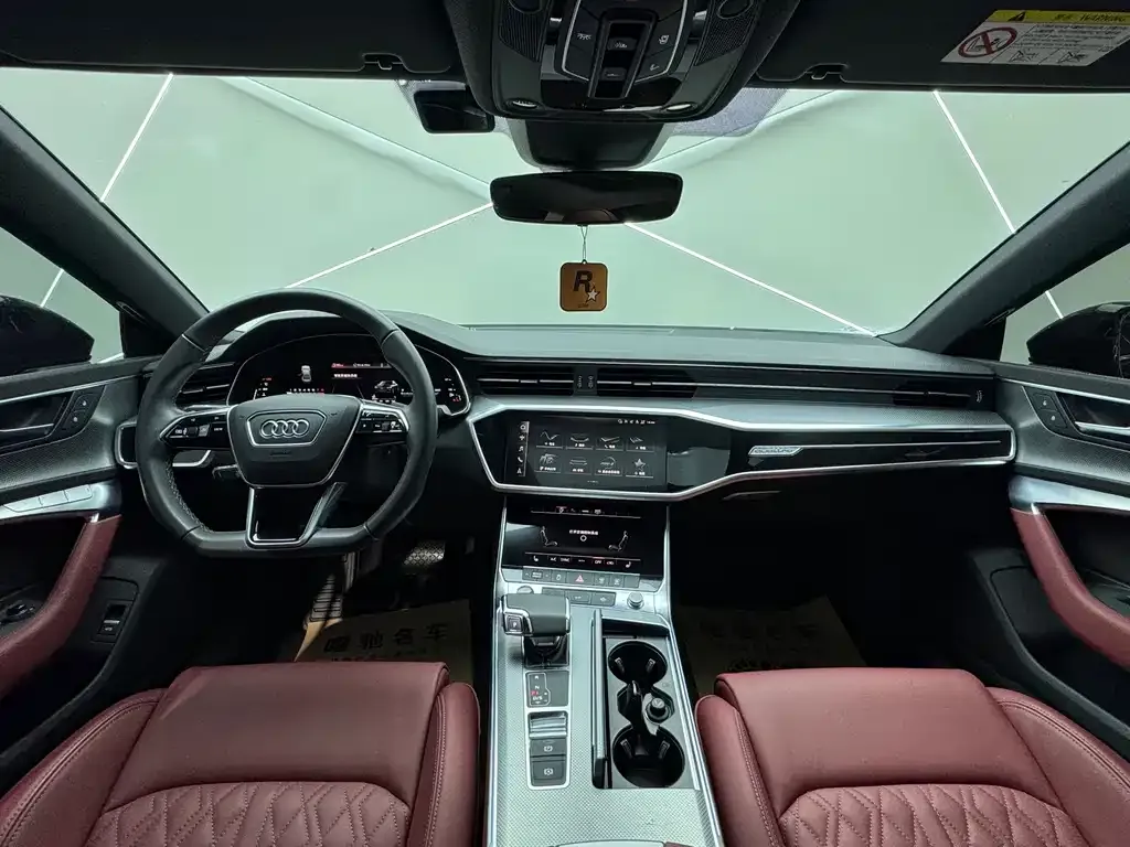 Audi A7L — фото 9
