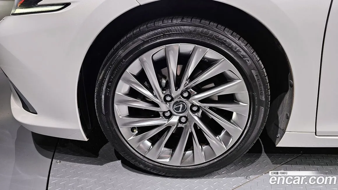 Lexus ES 2021 из KR, фото 5
