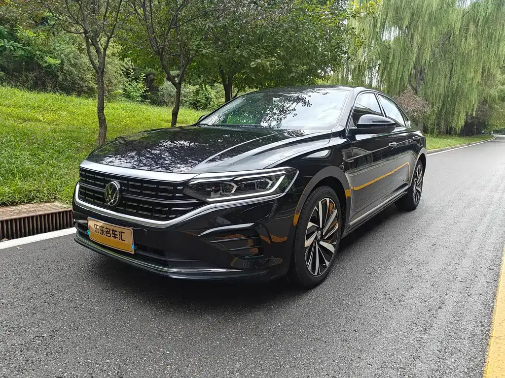 Volkswagen Passat 2023 из CN, фото 1