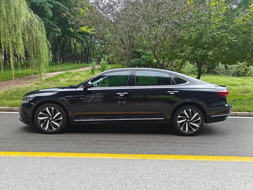 Volkswagen Passat 2023 из CN, фото 4