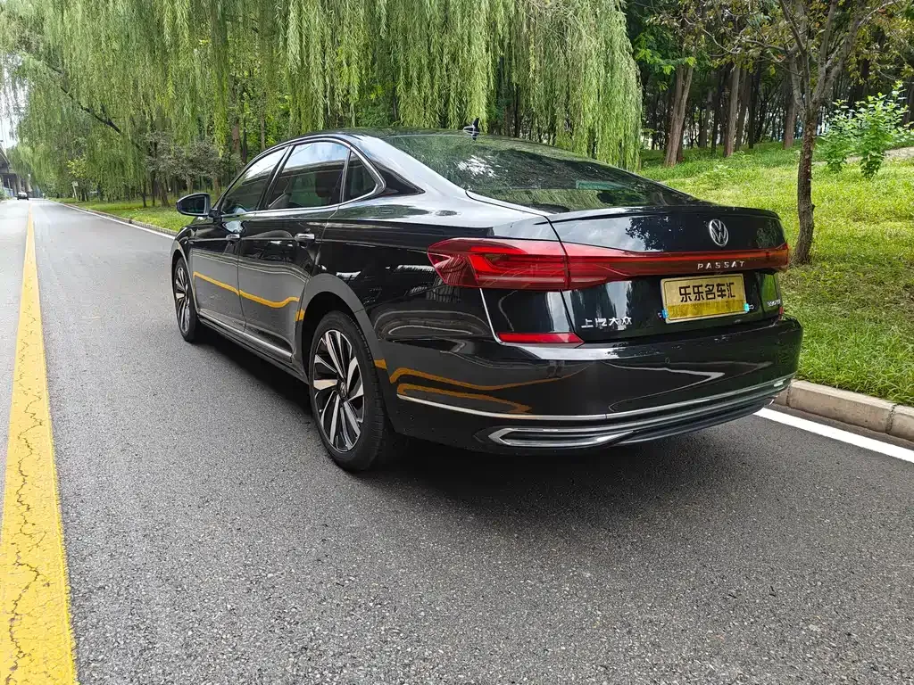 Volkswagen Passat 2023 из CN, фото 7