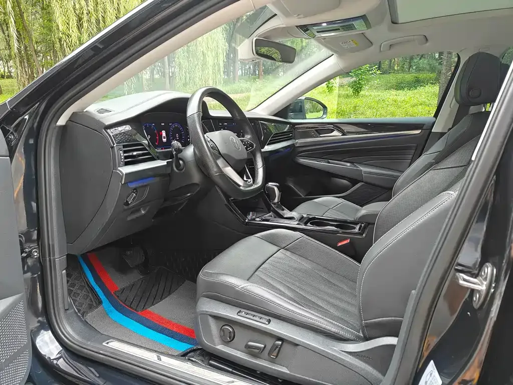Volkswagen Passat 2023 из CN, фото 8