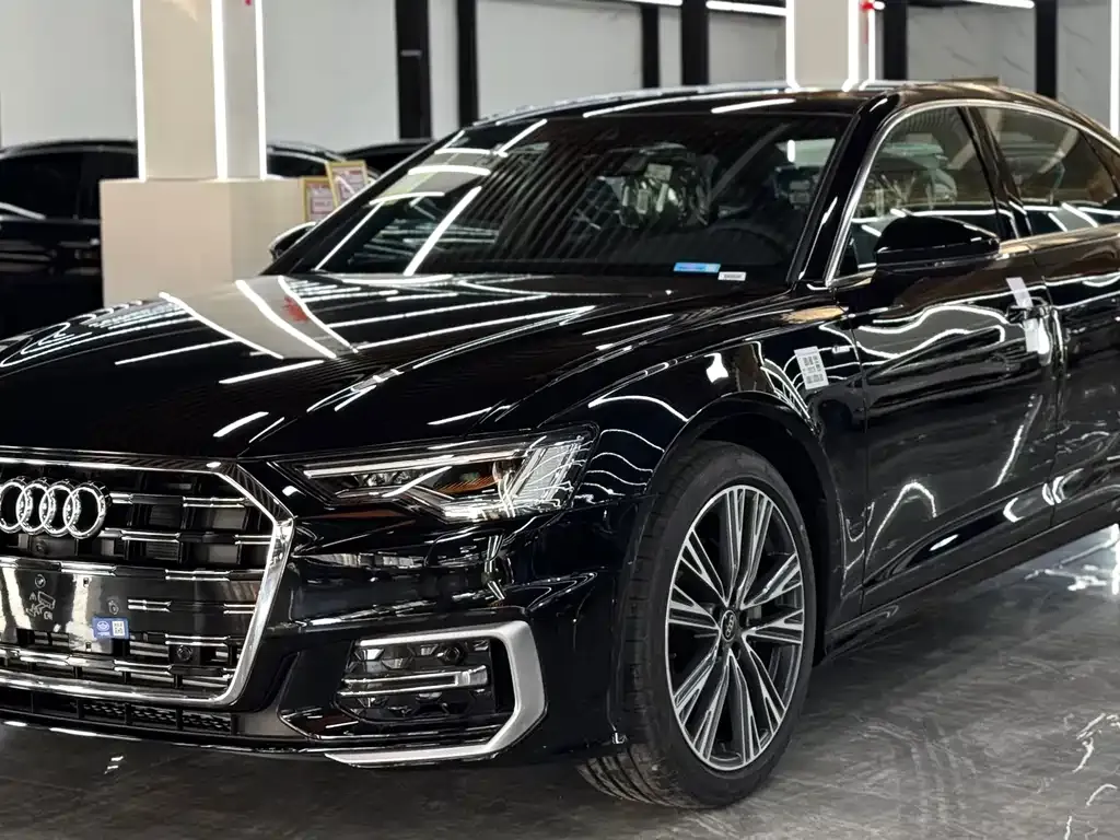 Audi A6L — фото 1