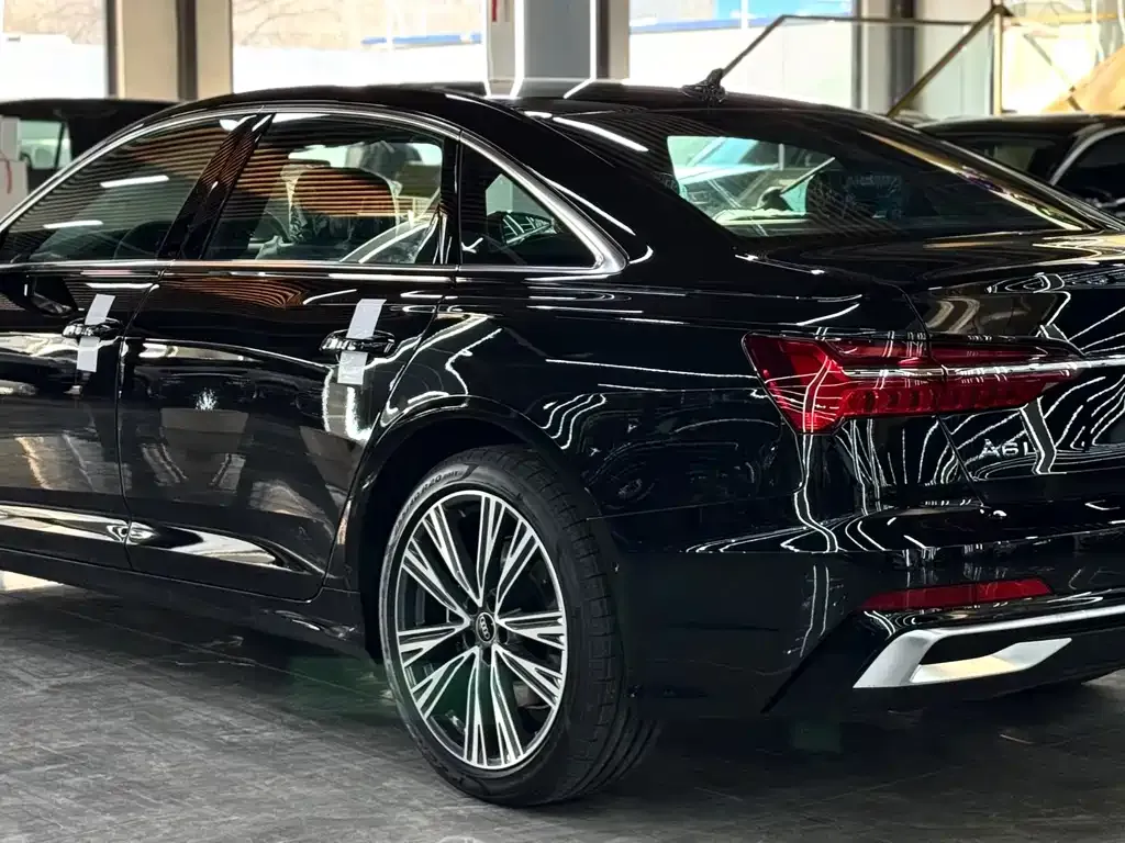 Audi A6L — фото 4