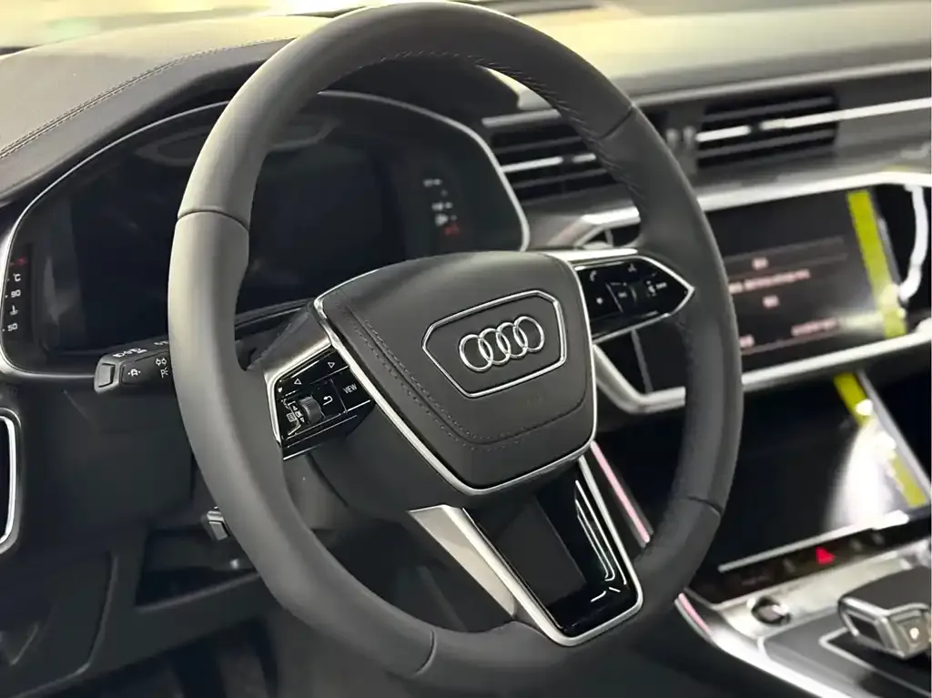 Audi A6L — фото 8