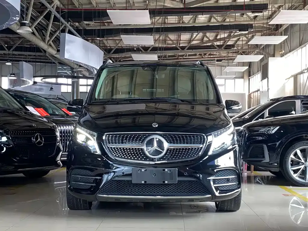 Mercedes-Benz V-Class 2024 из CN, фото 2