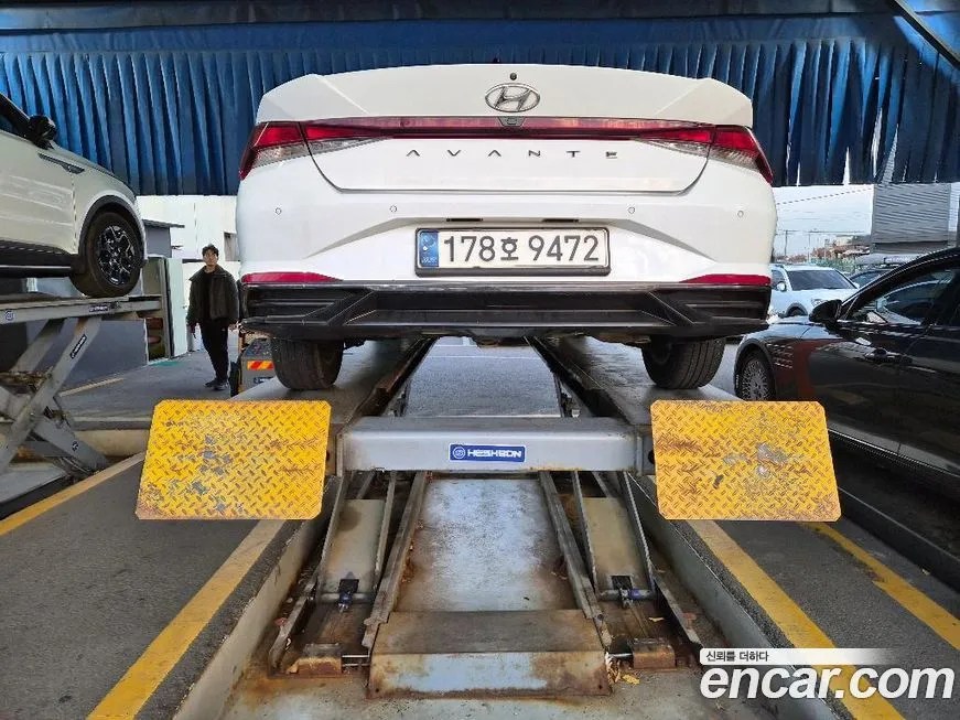 Hyundai AVANTE 2021 из KR, фото 2