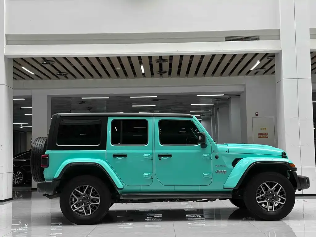 Jeep Wrangler PHEV 2023 из CN, фото 4