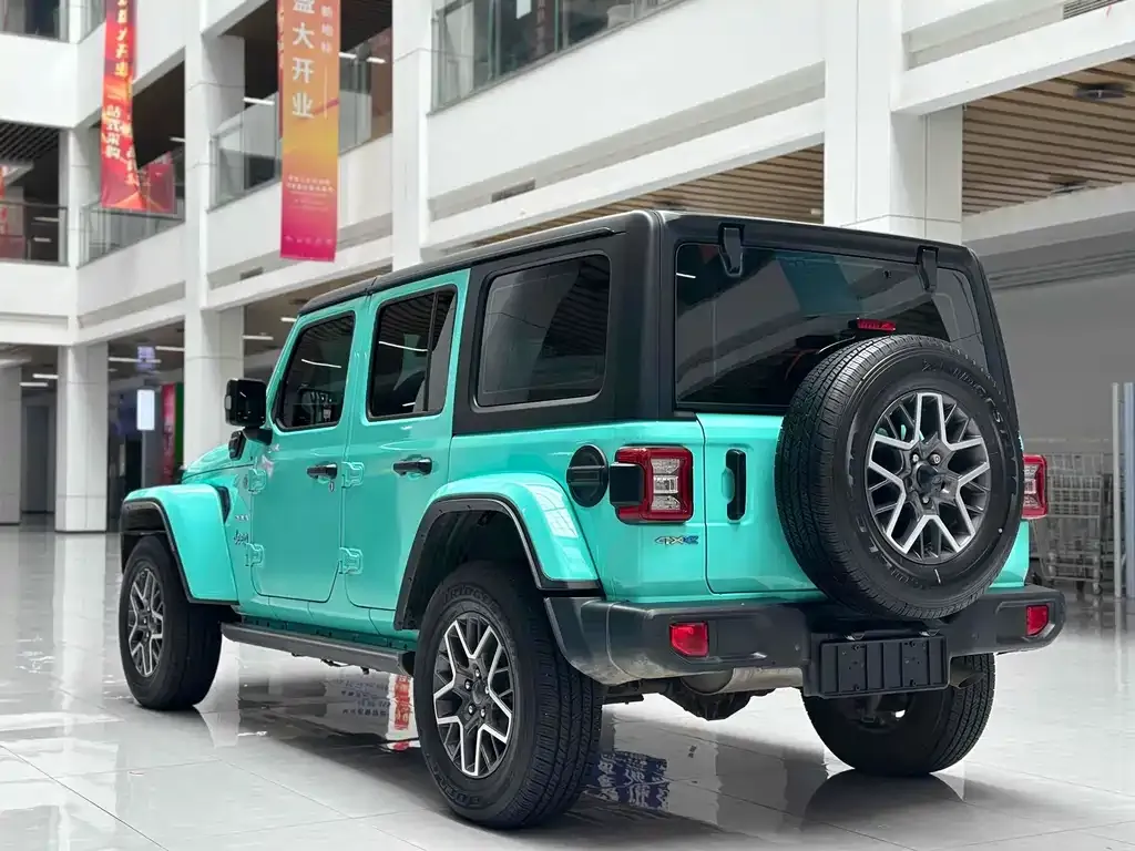 Jeep Wrangler PHEV 2023 из CN, фото 7